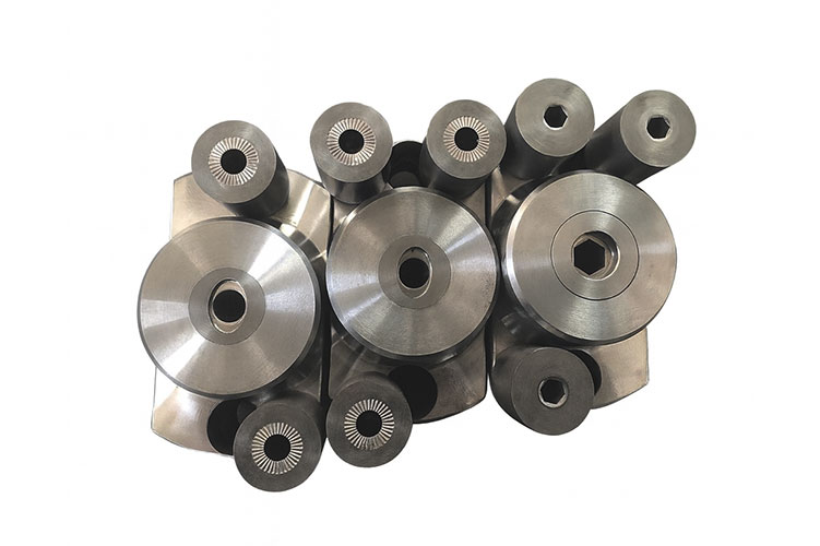 Punzones de carburo de tungsteno en espiral a medida para piezas de moldes