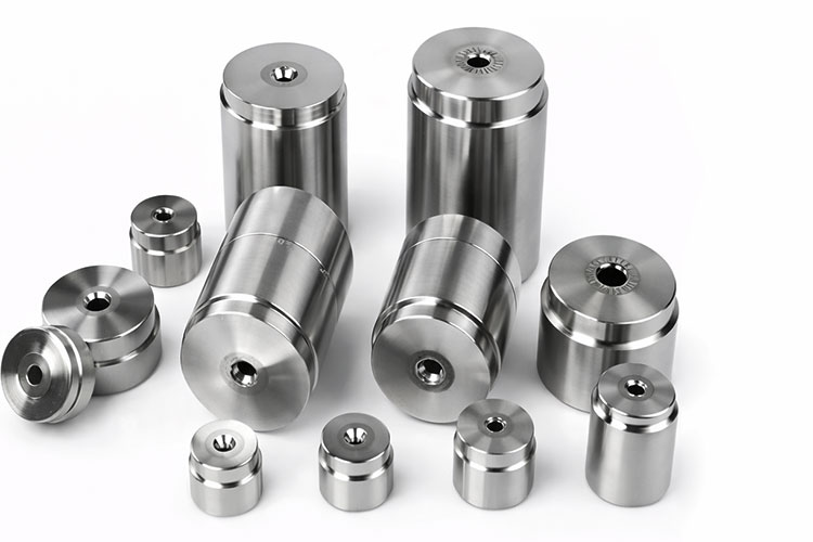 structure combinée multi-poinçonneuse de la filière de métallurgie des poudres de fixation