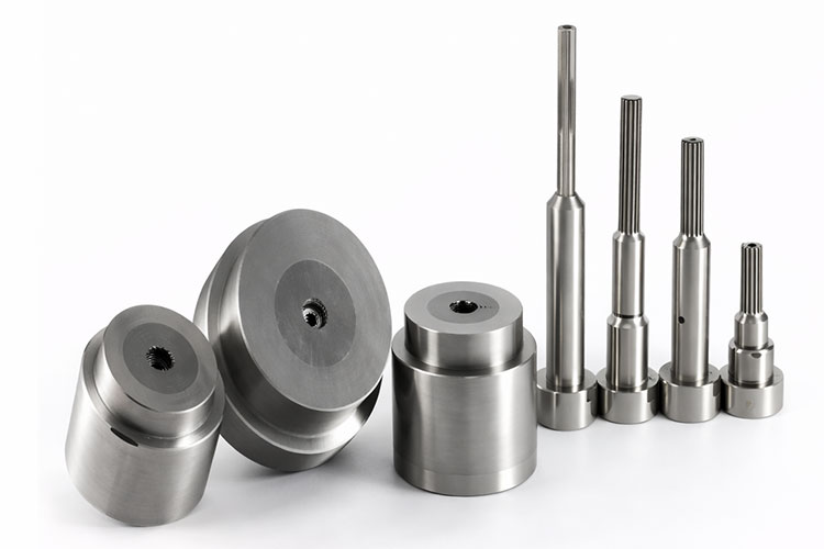 fixation métallurgie des poudres matériau de la matrice et traitement thermique